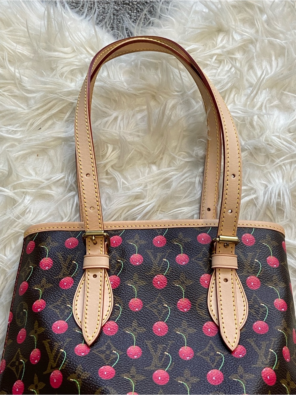 Louis Vuitton Cherry Monogram Bucket Cerise Bag with Pouch M95012 - Picture 3 of 12